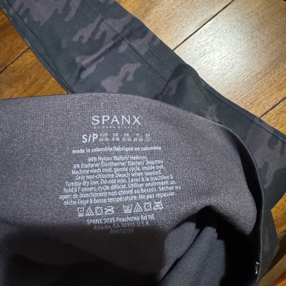 Spanx camo leggings - Picture 2 of 3